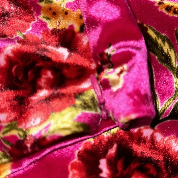 Floral Crop Top - Picture 4 of 5